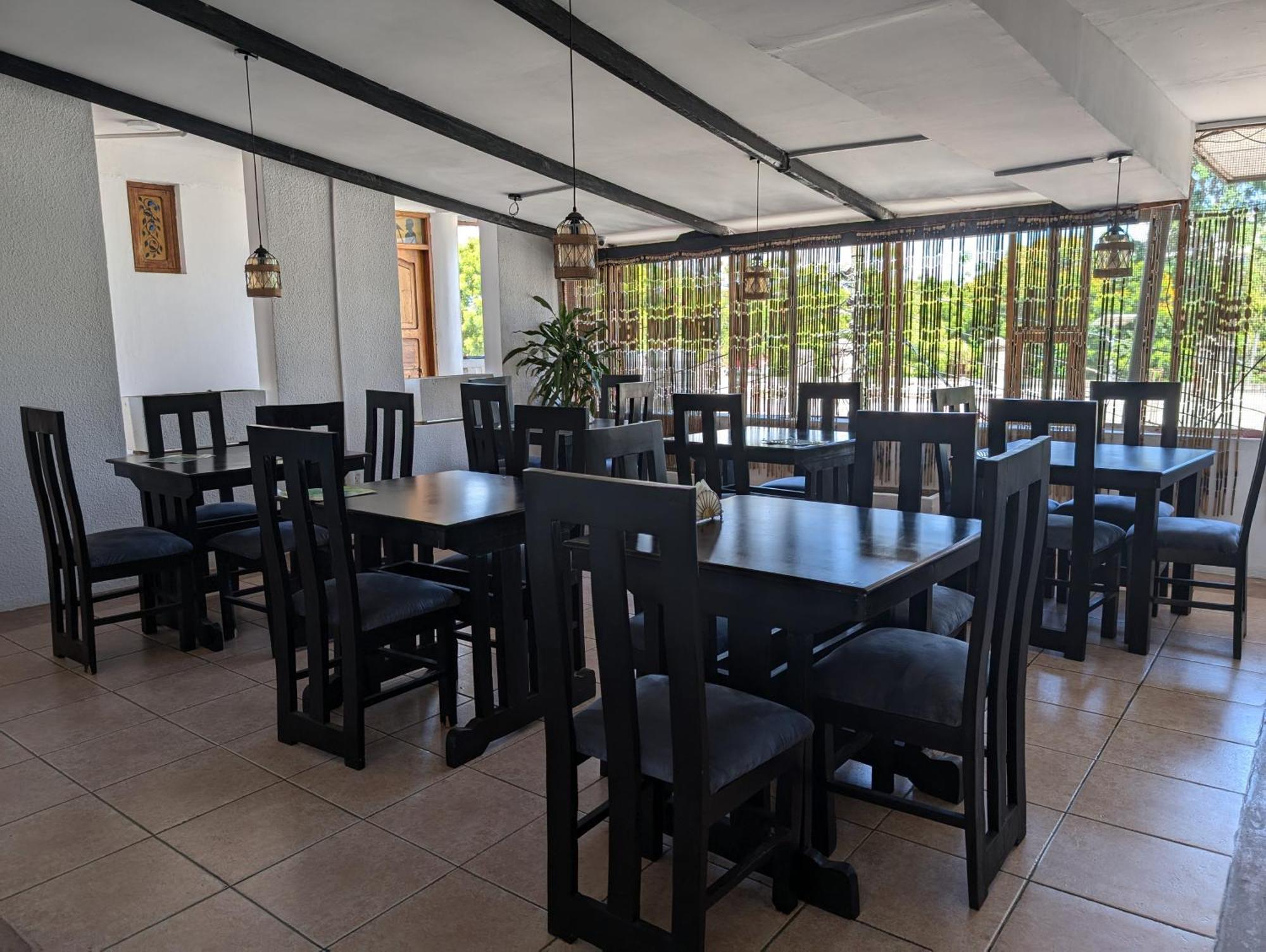 דאר א-סאלאם Q-Bar & Guesthouse מראה חיצוני תמונה